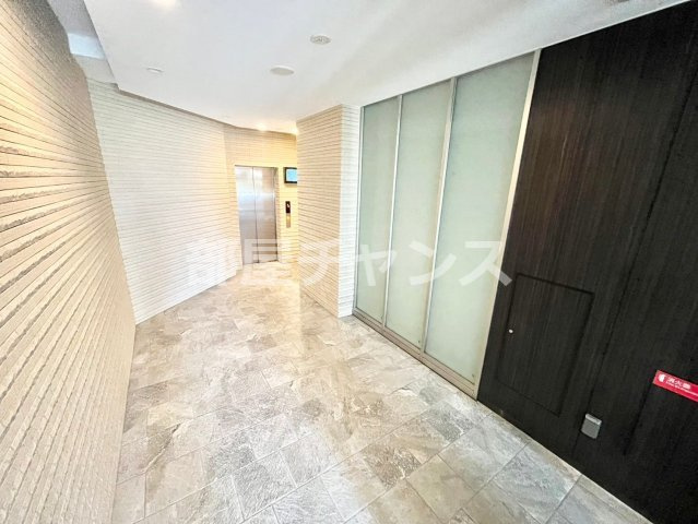 エスリード名城公園プライムのロビー