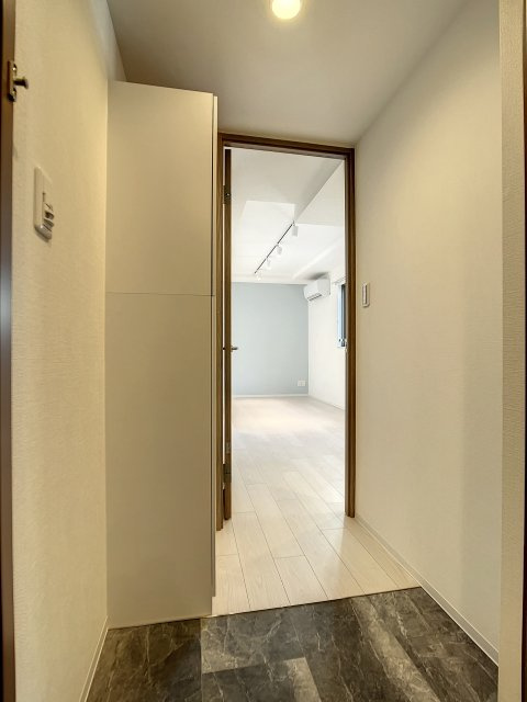 Ruygo神楽坂の玄関