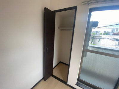 【収納】 | コンフォートベネフィス箱崎11 | 別号室の写真になります。現況優先。