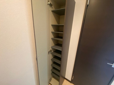 【玄関】 | コンフォートベネフィス箱崎11 | 別号室の写真になります。現況優先。