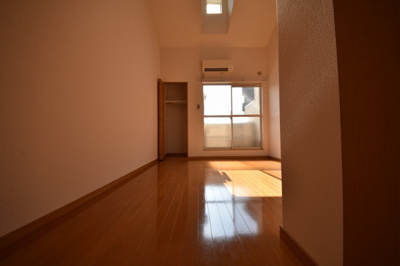 【居間・リビング】 | コンフォートベネフィス平和ヒルズ | 別号室の写真になります。現況優先。