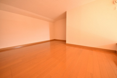 【洋室】 | コンフォートベネフィス平和ヒルズ | 別号室の写真になります。現況優先。