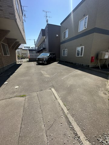 クレール・シャンブルの駐車場