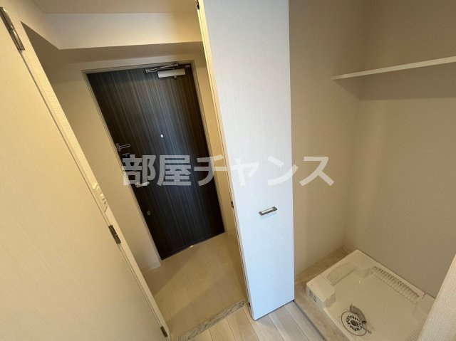 エスリード新栄グランラグジェの玄関