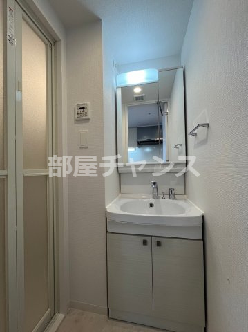 エスリード新栄グランラグジェの独立洗面台