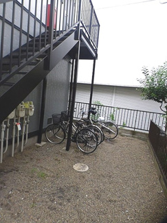 【その他共用部分】 | 敷地内にバイク置場あります(^^)/