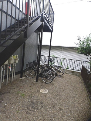 【その他共用部分】 | パナホームT | 敷地内にバイク置場あります(^^)/