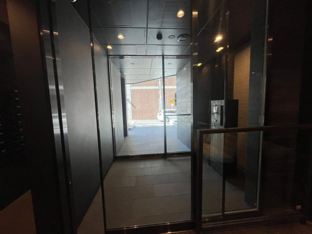 ファーストフィオーレ谷町六丁目フェリシア BRAVI不動産のロビー|毎日通るロビーはこのようになっています
