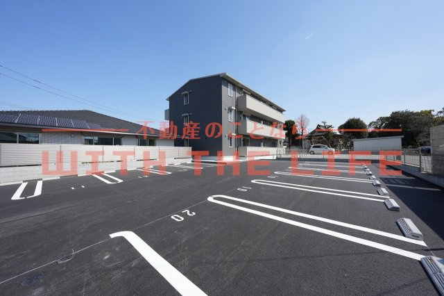 アピリシティⅡ【キャッシュバック対象物件】の駐車場|駐車場があるので、車を買う予定の方も安心です