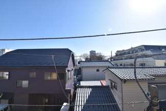 【展望】 | 眼前に広がる空の雄大さと、このお部屋の自慢の一つである「眺望」をご覧ください。毎日、この景色を独り占めできる新生活に夢が広がります。～即日のご見学可能～　お問合せはお気軽にどうぞ。

