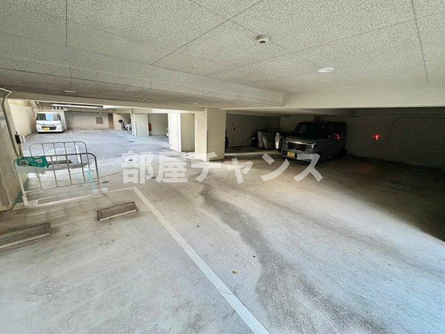 フロンティアタワー名駅南の駐車場