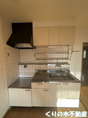 【キッチン】 | ゴールドタウン山田Ⅱ | キッチンでお料理をお楽しみください（同タイプのお部屋です。現況を優先します。）