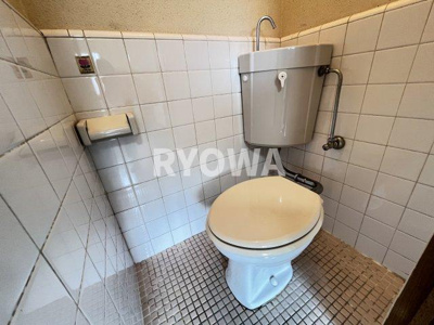 【トイレ】 | 第三コーポ | 掲載の写真は退去前の写真となります。