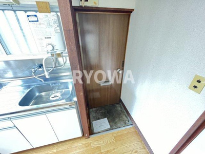 【玄関】 | 第三コーポ | 掲載の写真は退去前の写真となります。