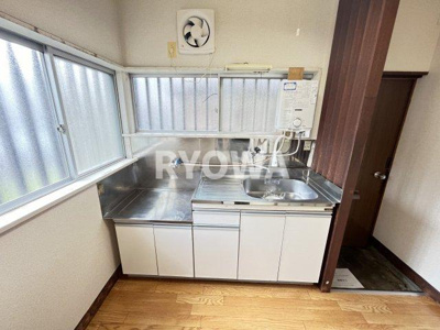 【キッチン】 | 第三コーポ | 掲載の写真は退去前の写真となります。