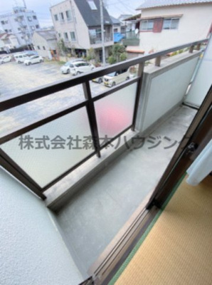 【バルコニー】 | 　エレガンスシティー | 落ち着いた時間を過ごせるバルコニーです