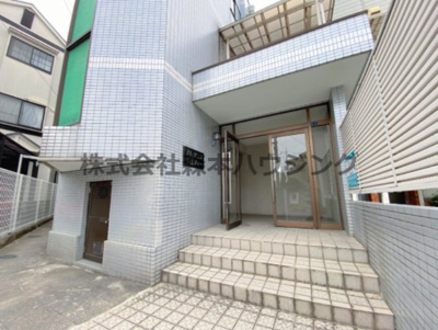 【エントランス】 | 　エレガンスシティー | 清潔なエントランスです