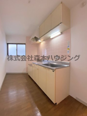 【キッチン】 | 　エレガンスシティー | お料理しやすいキッチンです