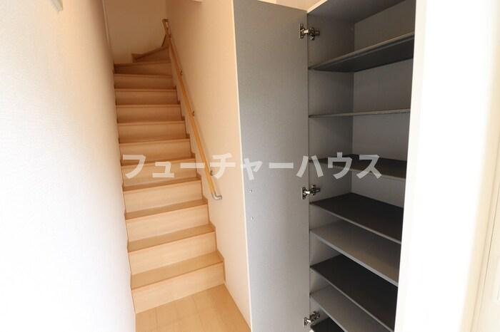 アンジューセオＢの玄関