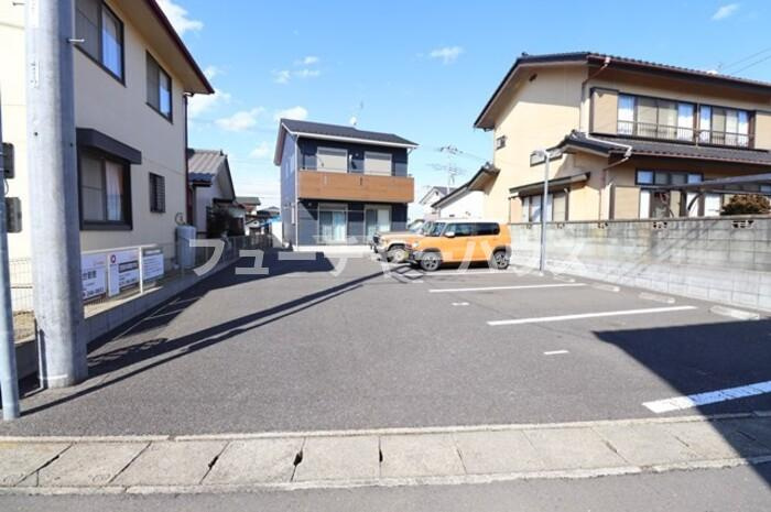 アンジューセオＢの駐車場
