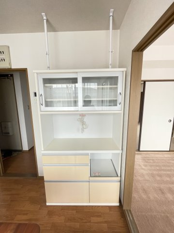 アルコバレーノAの設備|食器棚有り。地震対策もされています！