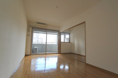 【居間・リビング】 | Est Luce | お部屋写真は参考です