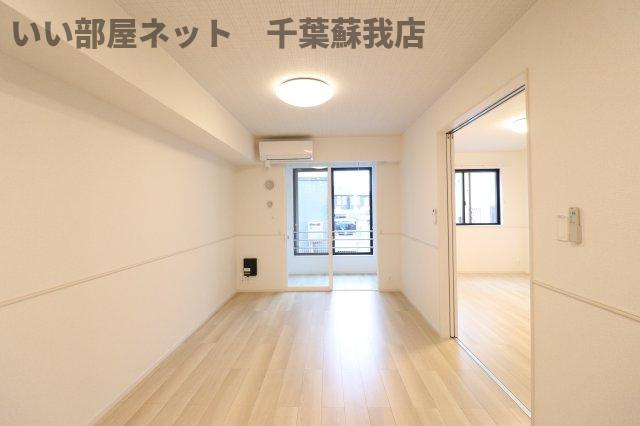 ハーモニーガーデンの居間・リビング|こちらの居間で趣味の時間をお楽しみください
