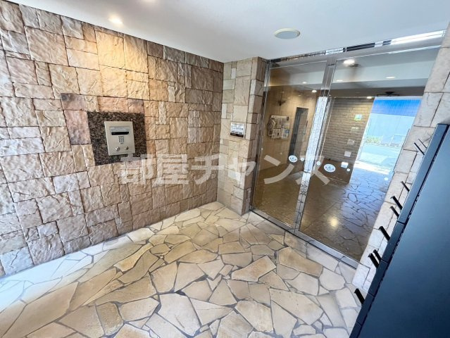 CITY SPIRE 名駅前のエントランス