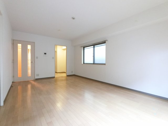 エリューディ船橋本町の居間・リビング