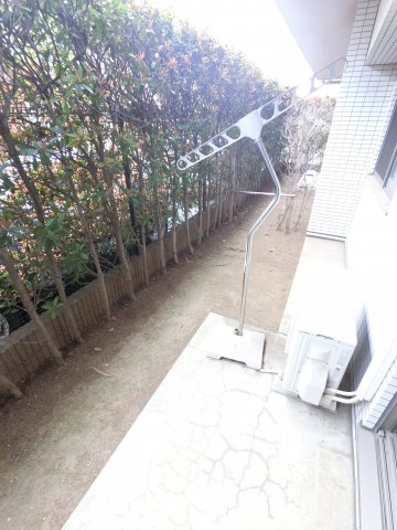 エリューディ船橋本町のバルコニー