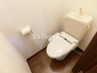 【トイレ】 | コリーヌ南光台Ⅰ番館 | 温水洗浄便座付きのトイレ。