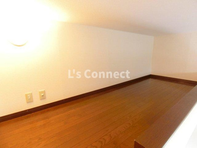 【内装】 | コリーヌ南光台Ⅰ番館 | ロフトは収納やベッド代わりに使えます。