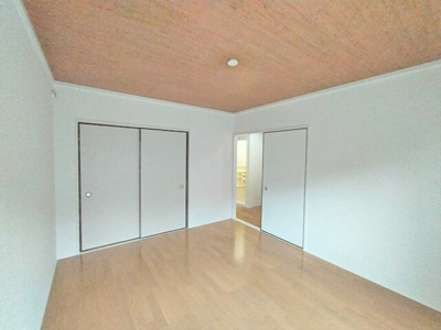 清潔感溢れる洋室の様子です♪