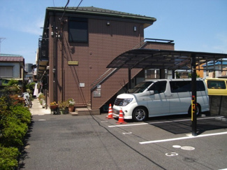 ２階建て軽量鉄骨アパートです