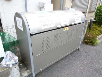 敷地内にゴミ置き場があり便利です