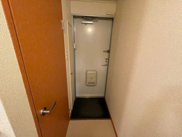 レオパレスグランシャリオの玄関