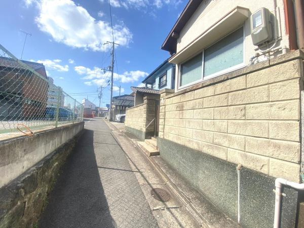 和歌山市東高松2丁目　土地の前面道路含む現地写真