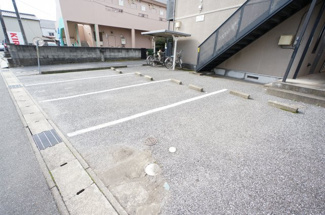 【駐車場】