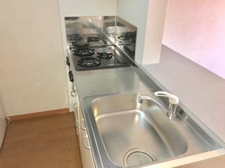 【キッチン】 | レオパレス空垣 | コンパクトなキッチンで掃除もラクラク