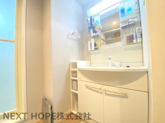 【独立洗面台】 | エンゼルハイムリバーサイド武庫川 | 洗面化粧台です♪シャワー水栓で使い勝手も良いです！！平成26年10月に新調されております(^^)