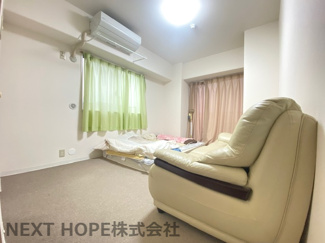 【洋室】 | エンゼルハイムリバーサイド武庫川 | 玄関横の洋室7.3帖です♪二面採光の明るい室内です！！