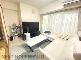 【居間・リビング】 | エンゼルハイムリバーサイド武庫川 | LDKは約15.9帖です♪ゆったり過ごせる癒しの空間です(^^)室内はリフォーム歴があり、たいへん綺麗です♪