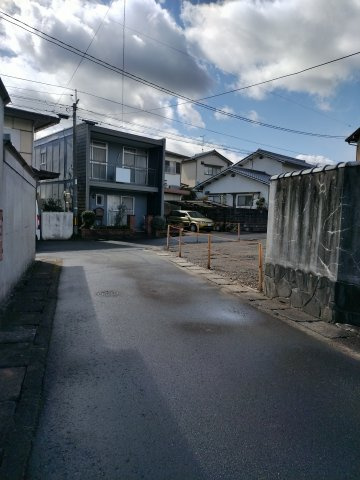 津山市小原　売土地60坪の前面道路含む現地写真