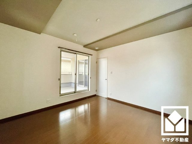 伏見区羽束師菱川町の洋室