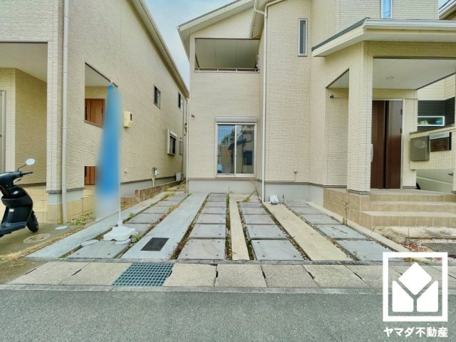 伏見区羽束師菱川町の駐車場