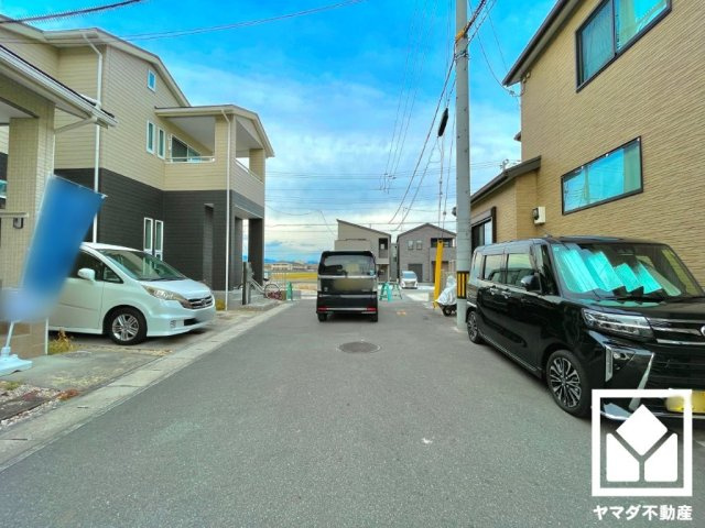 伏見区羽束師菱川町の前面道路含む現地写真