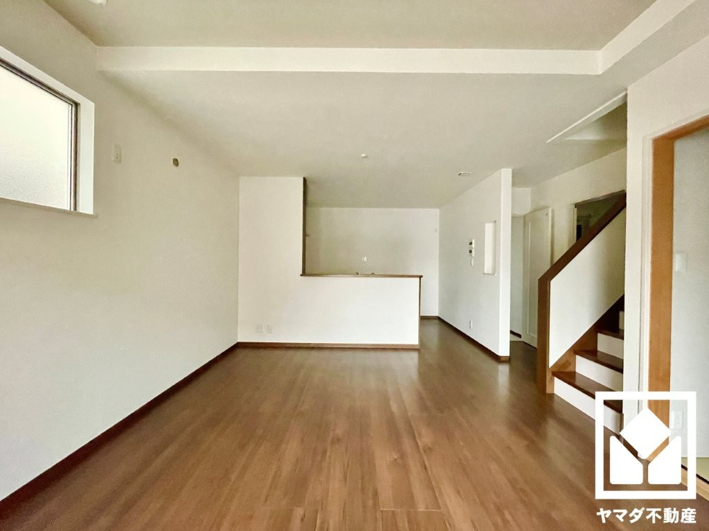 伏見区羽束師菱川町の居間・リビング