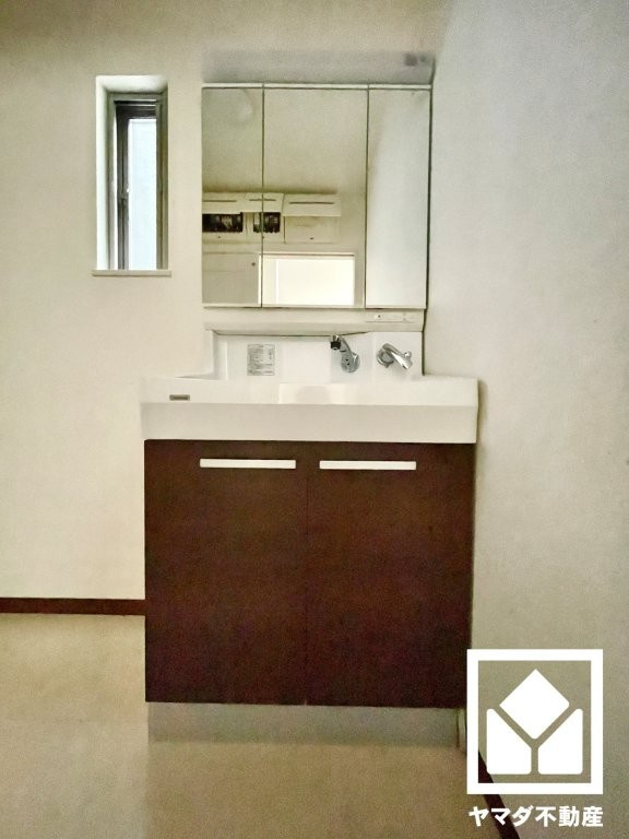 伏見区羽束師菱川町の独立洗面台