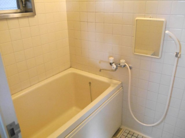 正木ビルの浴室