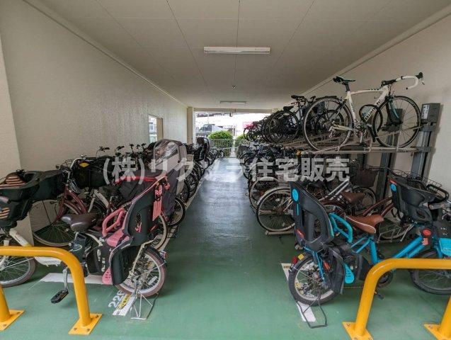 守口スカイハイツの駐輪場|自転車置き場
■物件内覧・資金計画相談・住宅ローン相談、リフォーム相談、お問合せ受付中■
※当日・翌日のご内覧、ご相談はお電話でのお問合せがスムーズです！